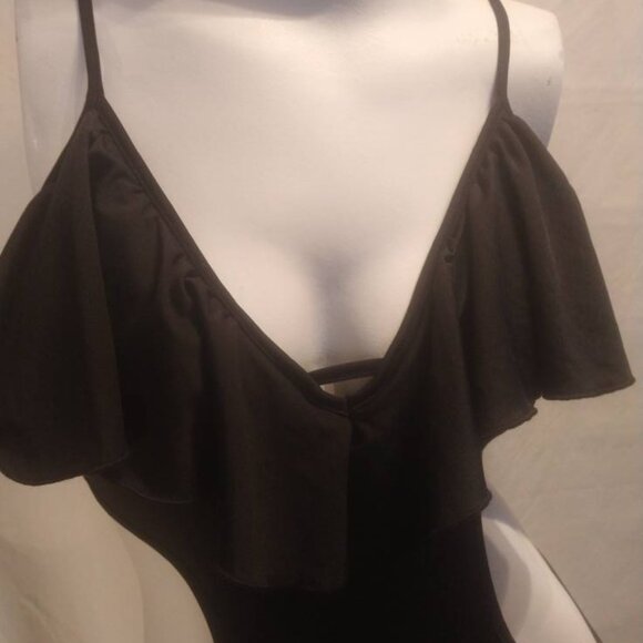 Bodysuit with Cutout on the sides by Seductions - Picture 6 of 6
